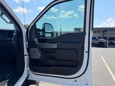 Used 2024 Ford F250 Lariat w/ Lariat Ultimate Package AWD/4WD image 32