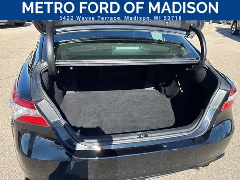 Used 2018 Toyota Camry SE w/ Moonroof Package image 34