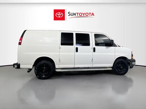 Used 2020 GMC Savana 2500 w/ Driver Convenience Package RWD image 2