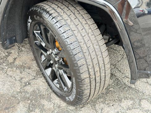 Used 2021 Jeep Grand Cherokee Laredo X AWD/4WD image 90