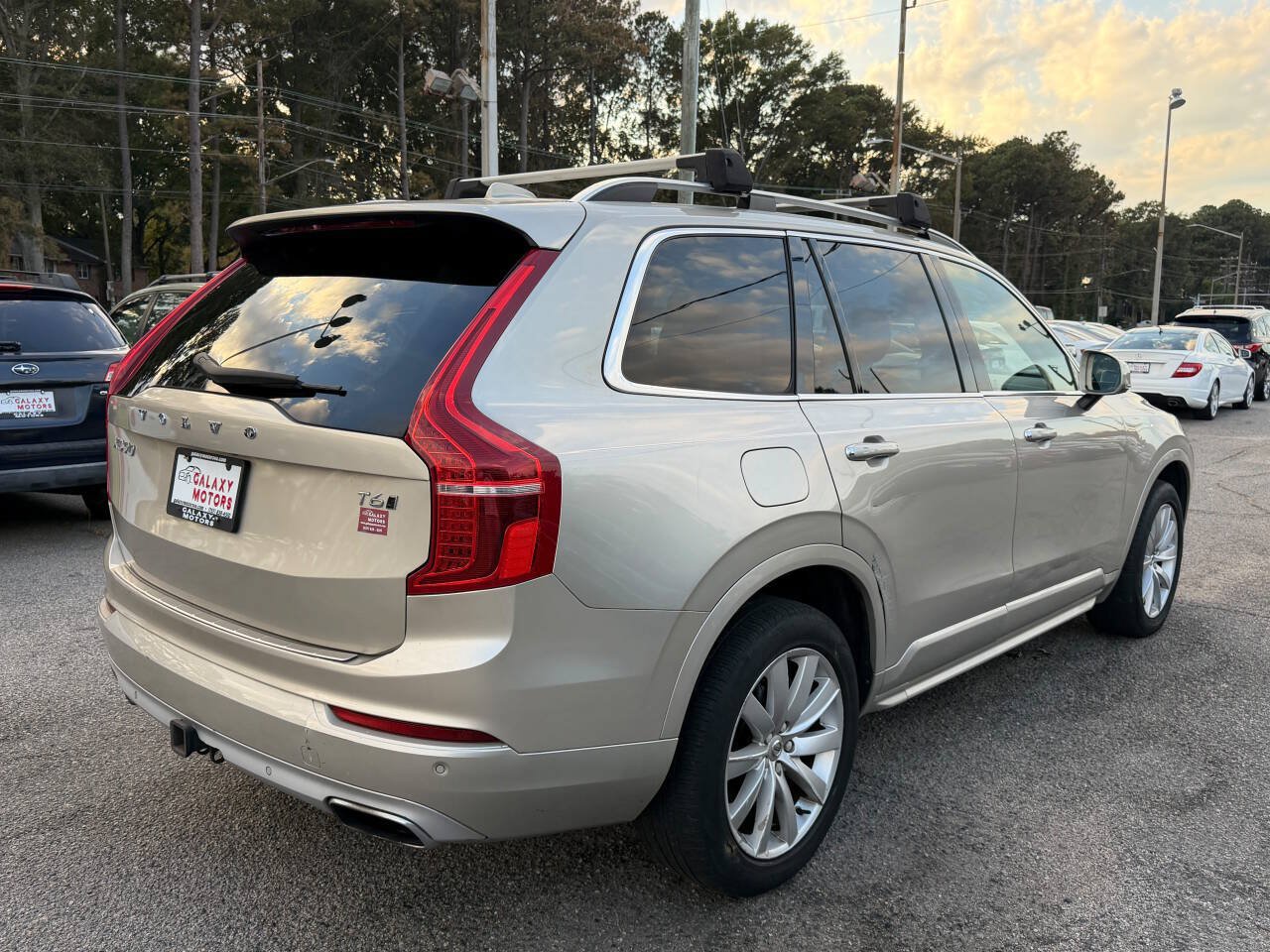 Used 2016 Volvo XC90 T6 Momentum w/ Momentum Plus Package AWD/4WD image 2
