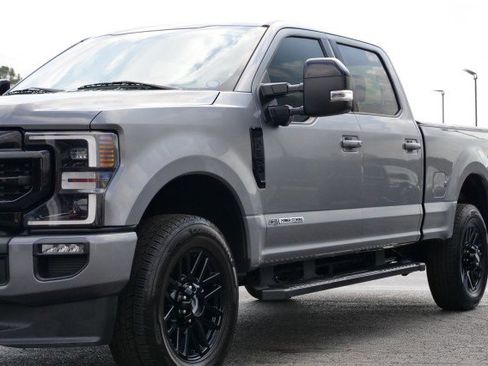 Used 2022 Ford F350 Lariat w/ Black Appearance Package image 28
