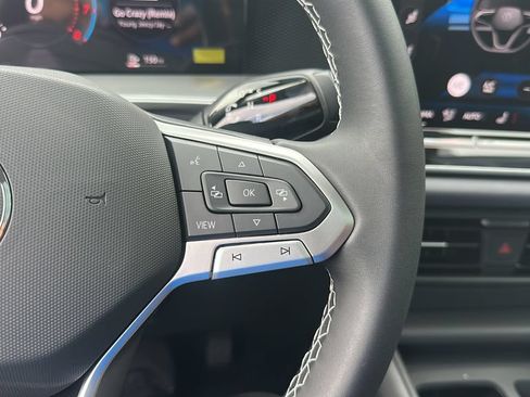 New 2026 Volkswagen Tiguan SE FWD image 22