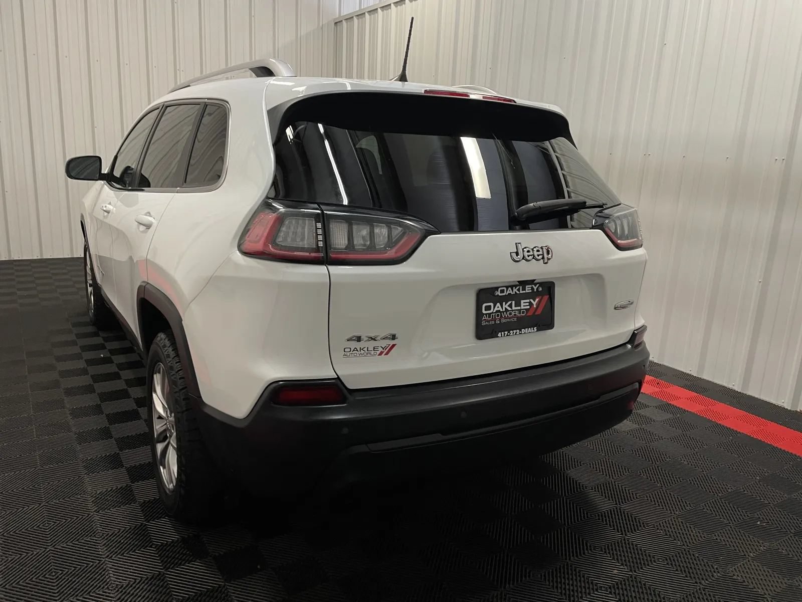 Used 2021 Jeep Cherokee Latitude Plus AWD/4WD image 13