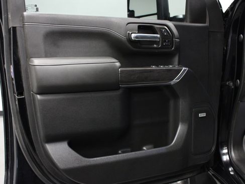 Used 2020 Chevrolet Silverado 2500 LTZ w/ LTZ Premium Package image 11