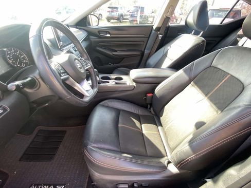 Used 2020 Nissan Altima 2.5 SR w/ Premium Package image 12