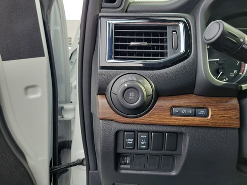 Certified 2024 Nissan Titan Platinum Reserve w/ Moonroof Package image 20