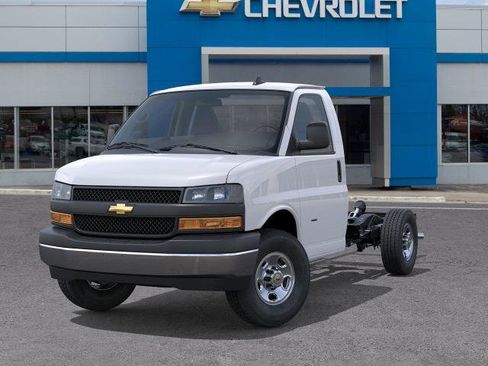 New 2025 Chevrolet Express 3500 w/ Power Convenience Package image 39
