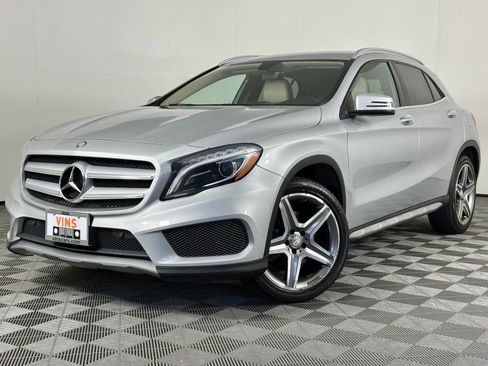 Used 2015 Mercedes-Benz GLA 250 4MATIC w/ Multimedia Package image 37