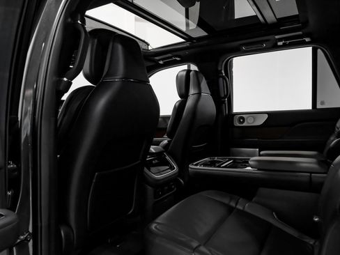 Used 2023 Lincoln Navigator Reserve image 38