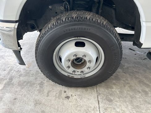 Used 2024 Ford F350 XL w/ FX4 Off-Road Package image 12