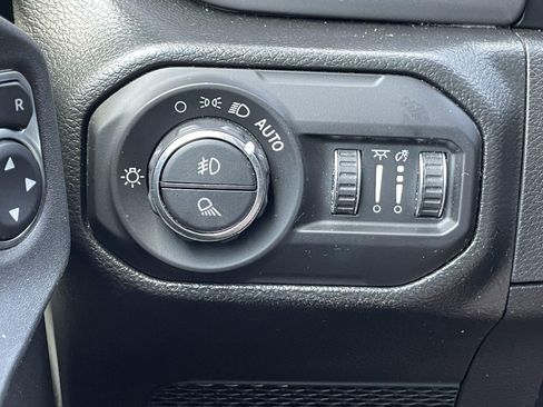 Used 2022 Jeep Gladiator Sport AWD/4WD image 34