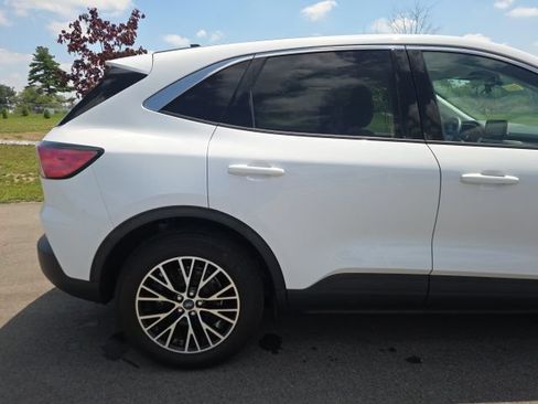 Used 2020 Ford Escape SE FWD image 7