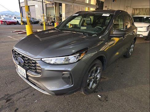 Used 2025 Ford Escape ST-Line image 8