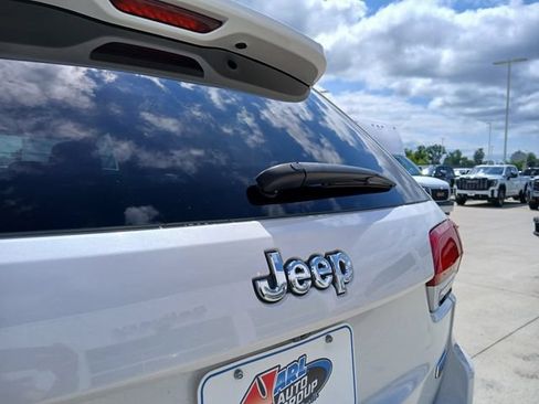 Used 2021 Jeep Grand Cherokee Summit AWD/4WD image 12