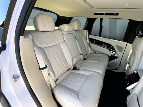 New 2025 Land Rover Range Rover SE image 9