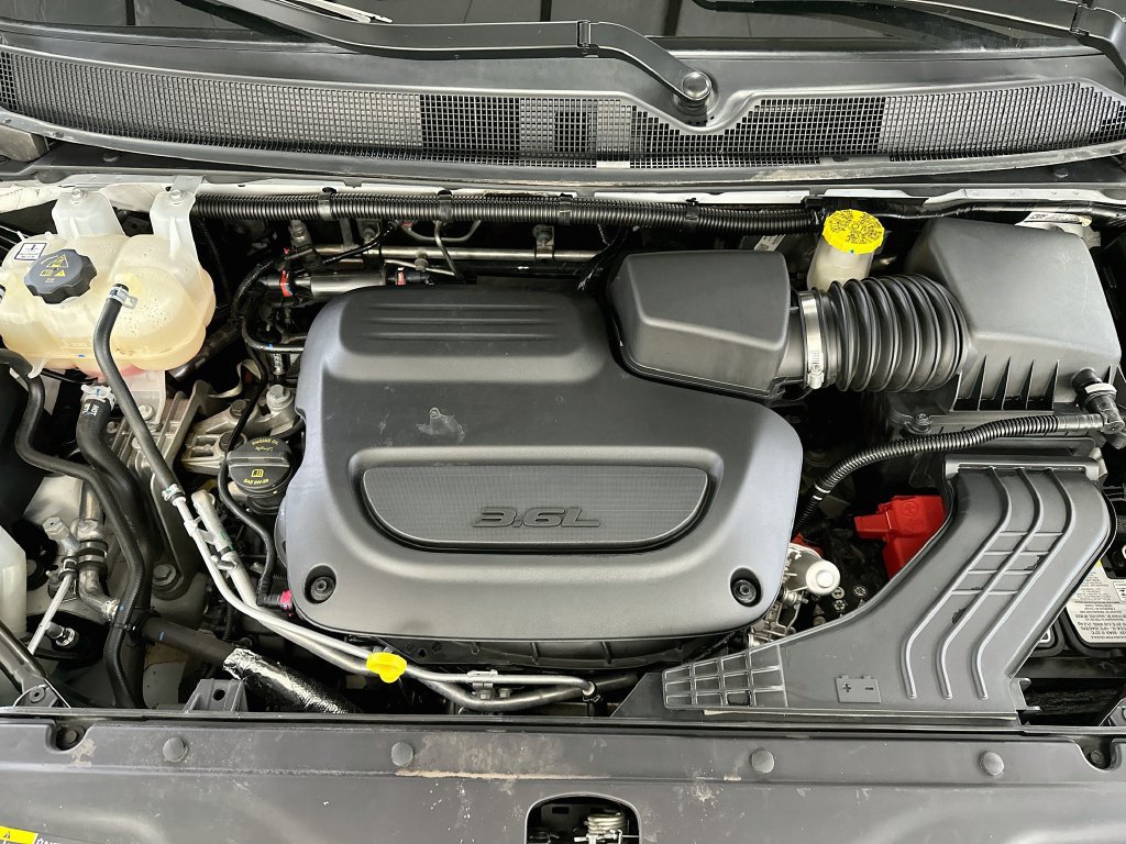 Used 2025 Chrysler Pacifica Select FWD image 31