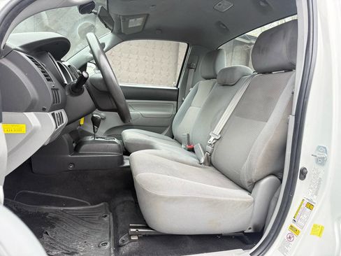 Used 2013 Toyota Tacoma Base 4x2 2dr Regular Cab 6.1 f image 17