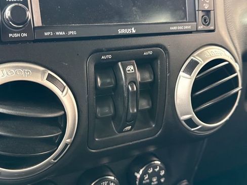 Used 2011 Jeep Wrangler Unlimited Sahara w/ Dual Top Group image 21