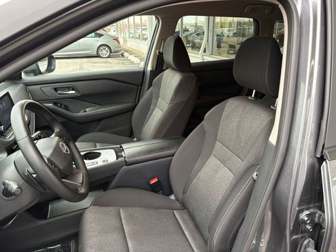 Used 2025 Nissan Rogue SV image 37