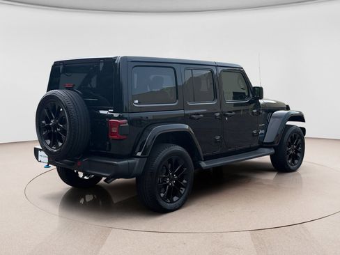 Used 2022 Jeep Wrangler Unlimited Sahara w/ Cold Weather Group AWD/4WD image 5