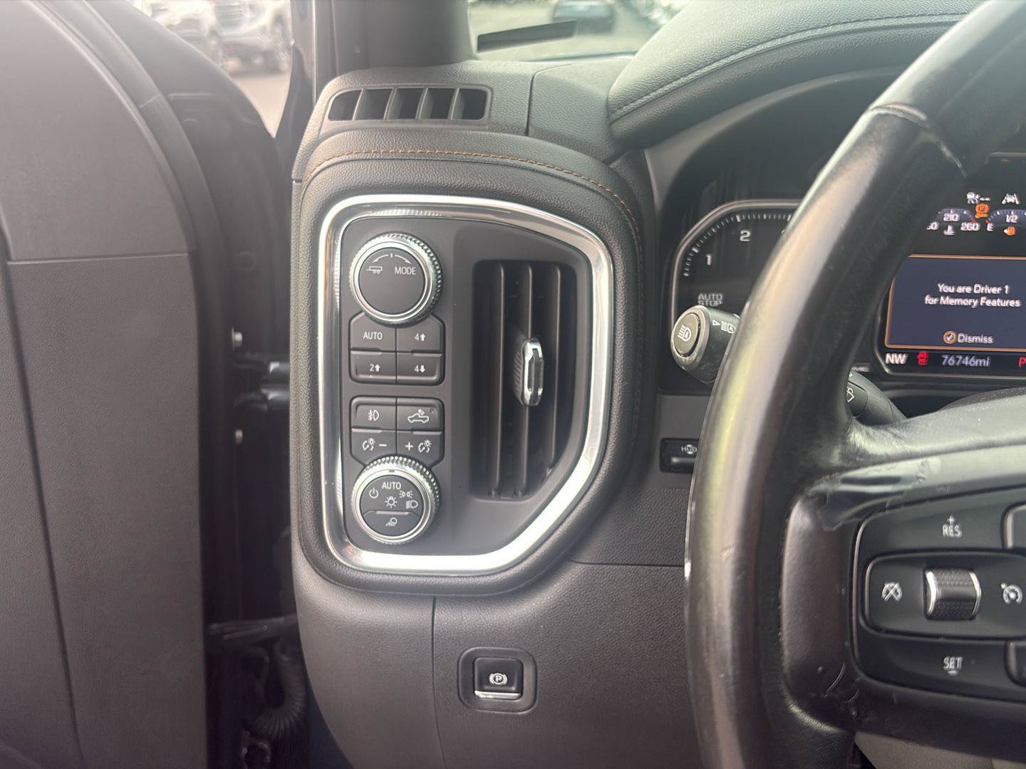 Used 2020 GMC Sierra 1500 AT4 w/ AT4 Premium Package AWD/4WD image 11
