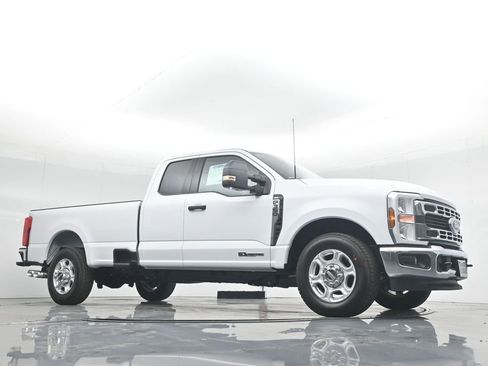 New 2026 Ford F350 XLT image 3