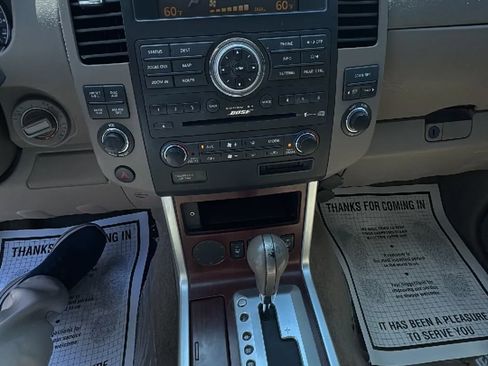 Used 2010 Nissan Pathfinder LE w/ Navigation Pkg RWD image 16