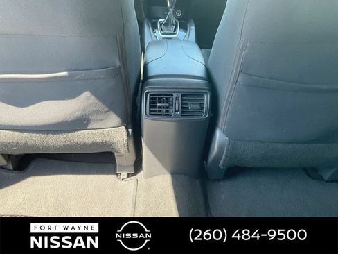 Used 2018 Nissan Rogue S FWD image 28
