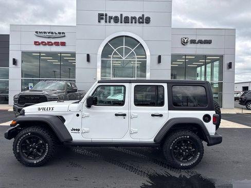 Used 2021 Jeep Wrangler Unlimited Sport AWD/4WD image 2