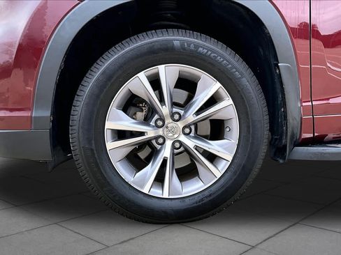 Used 2015 Toyota Highlander XLE FWD image 11