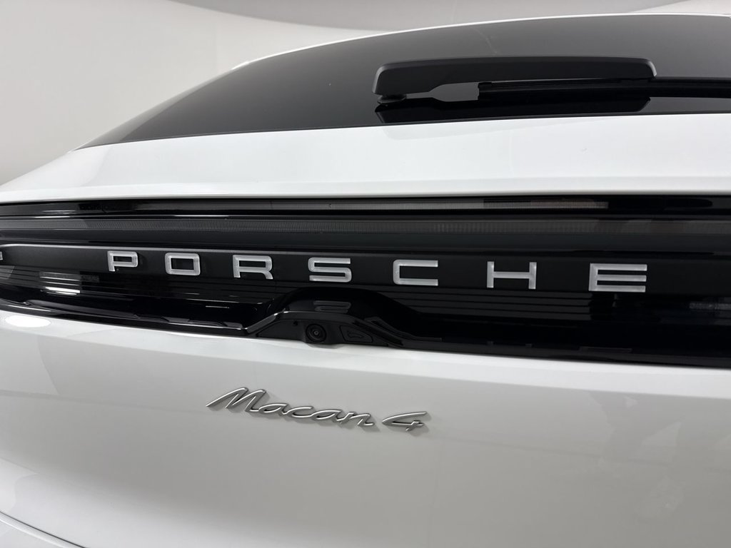 Certified 2025 Porsche Macan 4 Electric AWD/4WD image 18