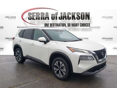 Used 2023 Nissan Rogue SV w/ SV Premium B Package FWD image 2