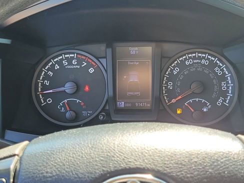 Used 2020 Toyota Tacoma SR AWD/4WD image 16