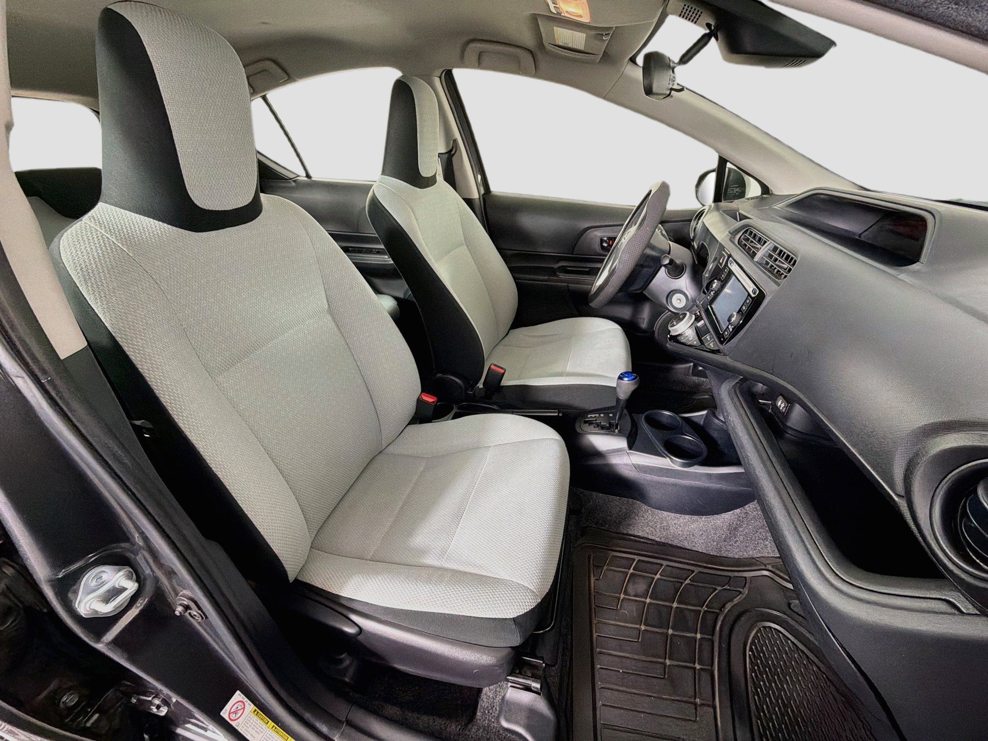 Used 2017 Toyota Prius C One FWD image 27