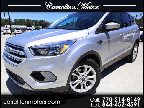 Used 2019 Ford Escape SE FWD image 1