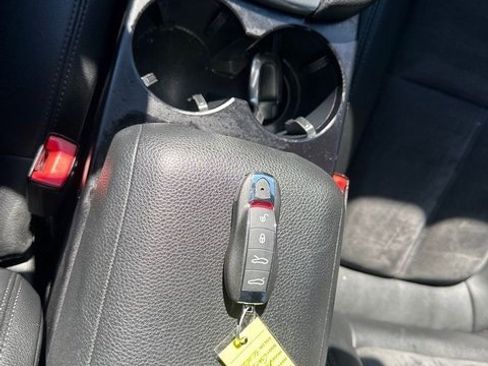 Used 2021 Porsche Macan image 12