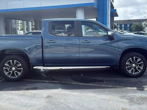 Used 2024 Chevrolet Silverado 1500 LT AWD/4WD image 8