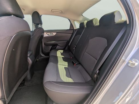 Used 2023 Kia Forte LXS FWD image 10
