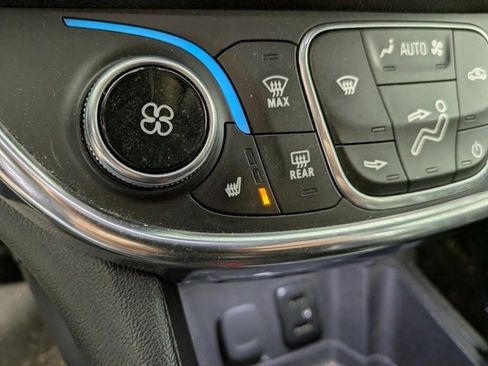 Used 2018 Chevrolet Volt Premier w/ Driver Confidence Package image 7