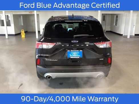 Used 2022 Ford Escape Titanium image 5