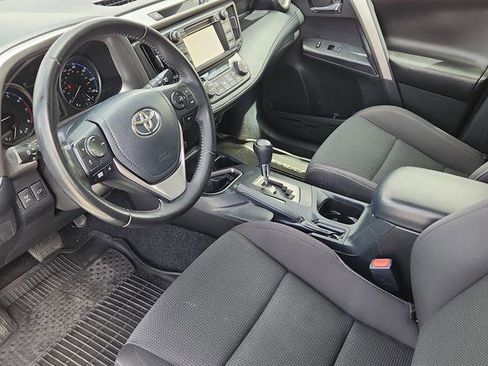 Used 2018 Toyota RAV4 XLE image 8