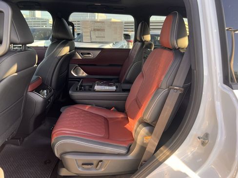 New 2026 INFINITI QX80 Autograph image 30