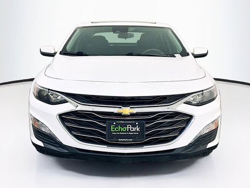 Used 2024 Chevrolet Malibu LT FWD image 2