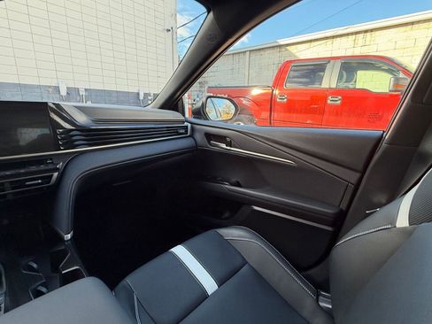 Used 2025 Toyota Camry LE image 35