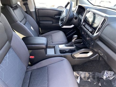 New 2025 Nissan Frontier SV w/ SV Convenience Package image 11