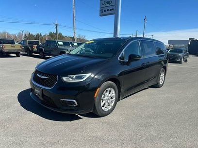 Used 2024 Chrysler Pacifica Touring-L
