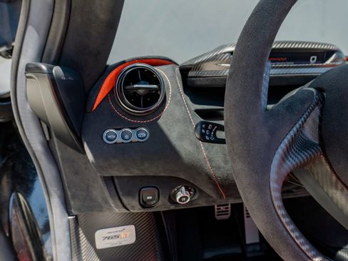 Used 2022 McLaren 765LT RWD image 71