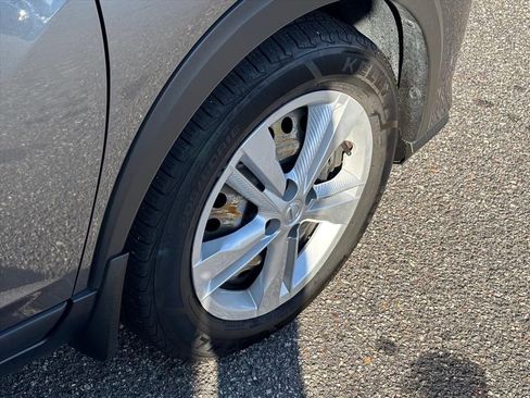 Used 2023 Nissan Kicks S image 28