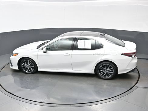Used 2023 Toyota Camry XLE FWD image 39